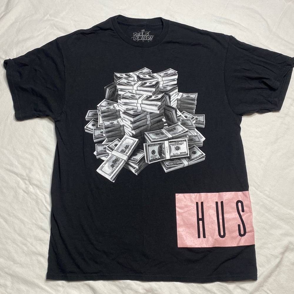 Hustling and money T-shirt size large